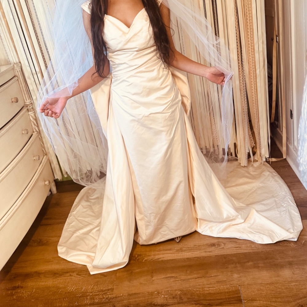 Vintage 1992 Christian Dior Wedding Gown - Picture 9 of 14